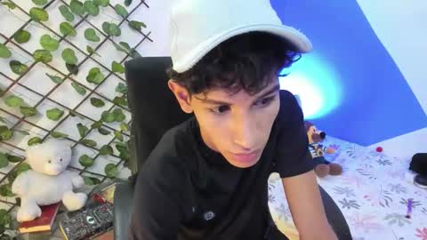 Snapshot of tachi00 chatting on March 8, 2:37 am Tashi00 online show from March 8, 2:37 am