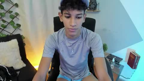 Snapshot of tachi00 chatting on March 10, 12:48 am Tashi00 online show from March 10, 12:48 am