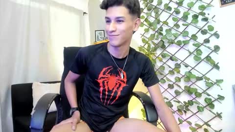 Snapshot of tachi00 chatting on March 26, 7:47 am Tashi00 online show from March 26, 7:47 am