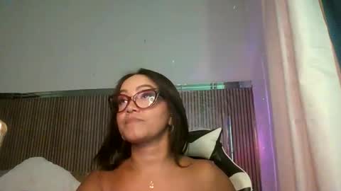 Snapshot of tachi1713 chatting on May 7, 7:52 pm yameil online show from May 7, 7:52 pm