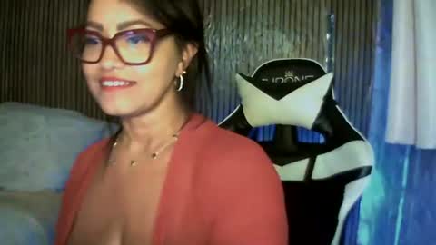 Snapshot of tachi1713 chatting on July 30, 10:09 pm yameil online show from July 30, 10:09 pm