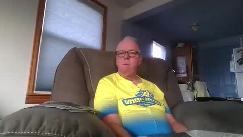 Snapshot of tacrunner66_ chatting on November 8, 9:57 pm tacrunner66_ online show from November 8, 9:57 pm