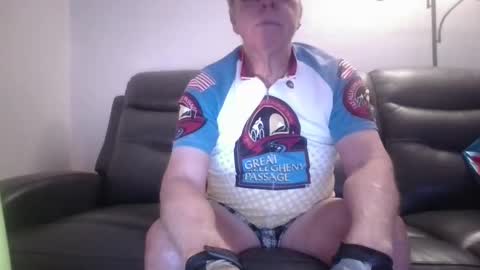 Snapshot of tacrunner66_ chatting on December 22, 2:58 pm tacrunner66_ online show from December 22, 2:58 pm