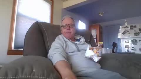 Snapshot of tacrunner66_ chatting on April 8, 8:09 pm tacrunner66_ online show from April 8, 8:09 pm