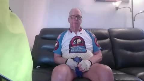 tacrunner66_ online show from May 28, 1:52 pm