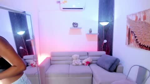 Tahiela  online show from March 5, 2:51 am