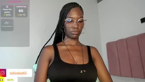 Snapshot of tahira_21 chatting on May 8, 7:52 pm Tahira online show from May 8, 7:52 pm