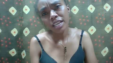 tahiryjosiah online show from May 1, 7:40 pm