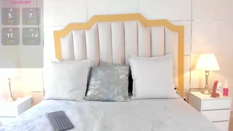 Tahlia Moreau online show from December 14, 4:18 am