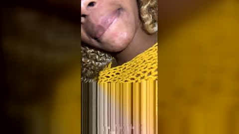 Snapshot of taillefine02 chatting on December 21, 11:56 pm taillefine02 online show from December 21, 11:56 pm