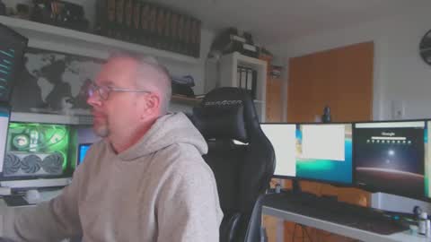 Oliver online show from January 3, 12:30 pm