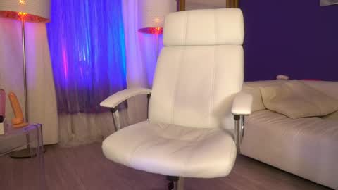 Snapshot of tais_athena chatting on January 16, 4:28 pm Margo online show from January 16, 4:28 pm