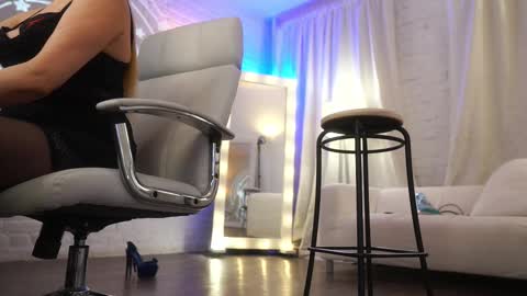 Margo online show from November 20, 3:01 pm