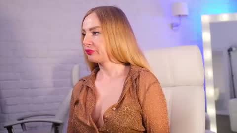 Snapshot of tais_athena chatting on June 13, 3:10 pm Margo online show from June 13, 3:10 pm