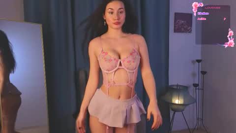 Lizzy online show from November 11, 4:40 pm