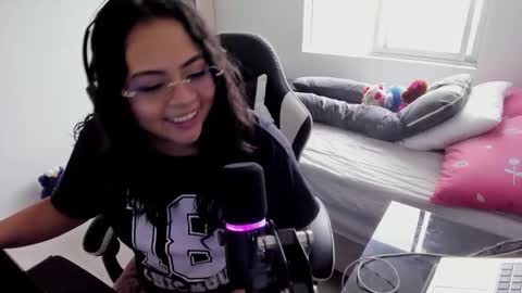 Snapshot of takaragr chatting on November 24, 5:12 pm kalagr online show from November 24, 5:12 pm