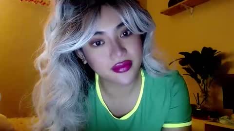 Snapshot of takemeinheaven1 chatting on December 27, 10:01 am Lena online show from December 27, 10:01 am