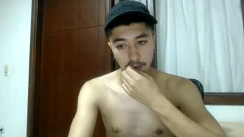 Snapshot of talhi_ chatting on July 2, 3:34 am talhi_ online show from July 2, 3:34 am