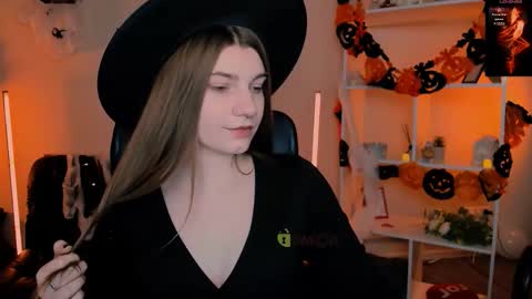 Snapshot of talia_seduce chatting on October 25, 8:55 am talia_seduce online show from October 25, 8:55 am