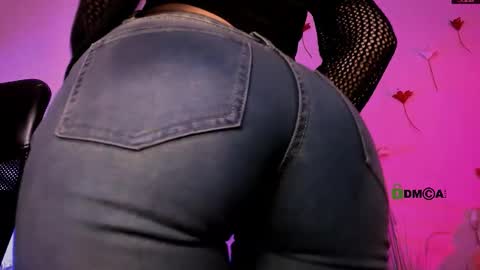 Snapshot of talia_seduce chatting on February 28, 8:43 pm talia_seduce online show from February 28, 8:43 pm