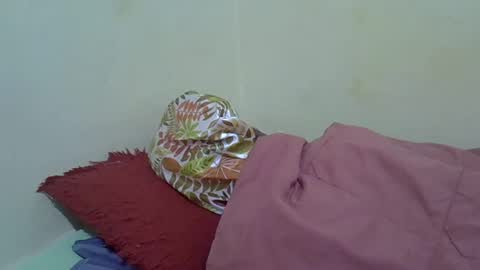 Snapshot of taliah254 chatting on March 11, 1:37 am taliah254 online show from March 11, 1:37 am