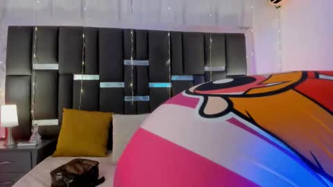 tali  online show from February 15, 7:54 pm