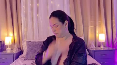 tali  online show from June 20, 4:43 pm