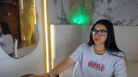 taliasweett online show from April 18, 1:26 pm