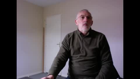 Snapshot of taliesin4321 chatting on December 25, 1:51 pm Jack Pierrot online show from December 25, 1:51 pm
