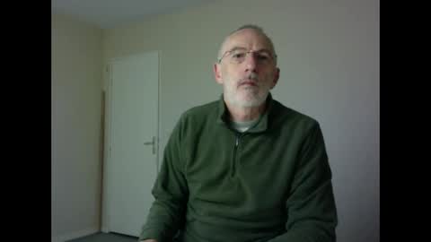 Snapshot of taliesin4321 chatting on December 28, 5:23 am Jack Pierrot online show from December 28, 5:23 am
