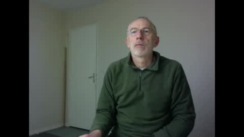 Snapshot of taliesin4321 chatting on January 1, 12:32 am Jack Pierrot online show from January 1, 12:32 am