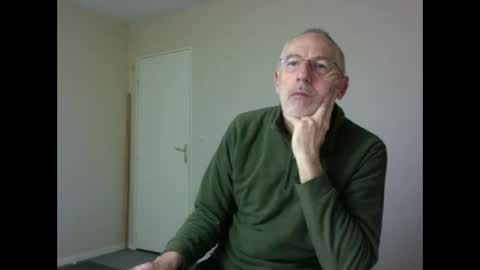 Snapshot of taliesin4321 chatting on January 1, 6:26 am Jack Pierrot online show from January 1, 6:26 am