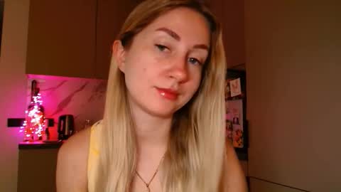  Kira  online show from March 12, 7:03 am