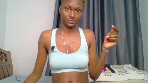 Snapshot of talisha_smiley chatting on June 24, 8:19 pm talisha smiles online show from June 24, 8:19 pm