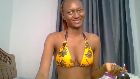 Snapshot of talisha_smiley chatting on June 27, 3:22 am talisha smiles online show from June 27, 3:22 am
