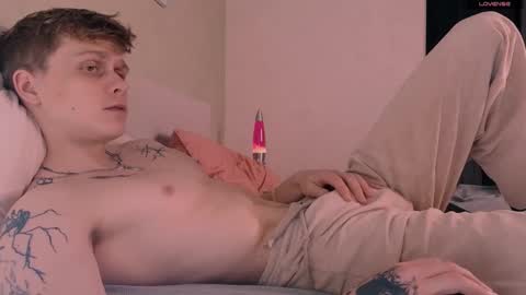 Snapshot of talkinghead7 chatting on November 4, 5:34 pm Colin online show from November 4, 5:34 pm