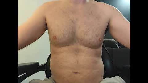 Snapshot of talljay91 chatting on April 26, 1:14 am Just ask for it online show from April 26, 1:14 am
