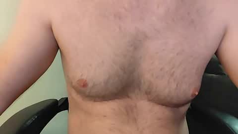 Snapshot of talljay91 chatting on July 6, 9:28 pm Just ask for it online show from July 6, 9:28 pm