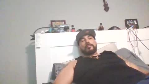 Snapshot of talllatino310 chatting on December 23, 9:40 pm talllatino310 online show from December 23, 9:40 pm