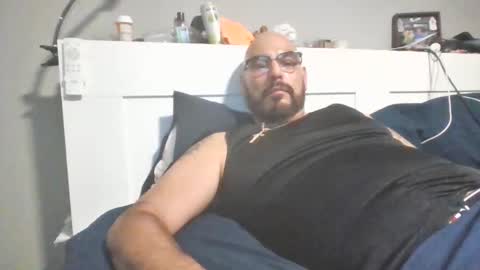 Snapshot of talllatino310 chatting on October 22, 7:19 am talllatino310 online show from October 22, 7:19 am