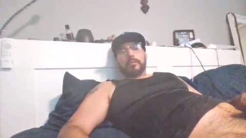 Snapshot of talllatino310 chatting on November 6, 7:37 pm talllatino310 online show from November 6, 7:37 pm