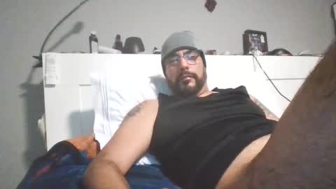 Snapshot of talllatino310 chatting on November 20, 10:42 pm talllatino310 online show from November 20, 10:42 pm