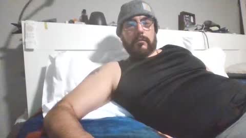 Snapshot of talllatino310 chatting on December 18, 5:02 am talllatino310 online show from December 18, 5:02 am