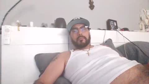 Snapshot of talllatino310 chatting on March 27, 4:40 pm talllatino310 online show from March 27, 4:40 pm