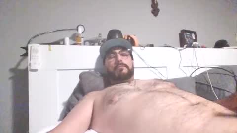 Snapshot of talllatino310 chatting on April 5, 6:32 am talllatino310 online show from April 5, 6:32 am