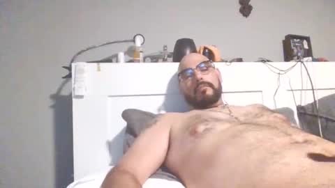 Snapshot of talllatino310 chatting on April 6, 4:10 am talllatino310 online show from April 6, 4:10 am