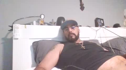 Snapshot of talllatino310 chatting on April 7, 3:34 pm talllatino310 online show from April 7, 3:34 pm