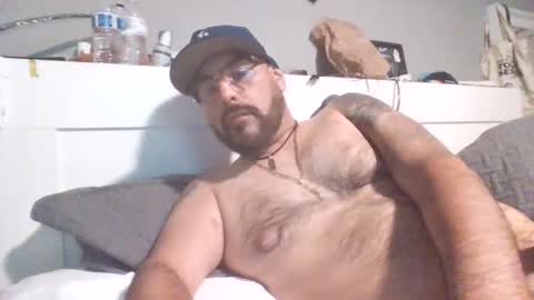 Snapshot of talllatino310 chatting on April 21, 6:12 pm talllatino310 online show from April 21, 6:12 pm