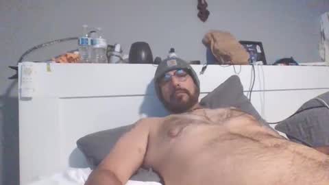 Snapshot of talllatino310 chatting on April 22, 6:09 pm talllatino310 online show from April 22, 6:09 pm