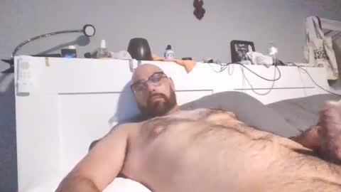Snapshot of talllatino310 chatting on May 8, 9:25 am talllatino310 online show from May 8, 9:25 am